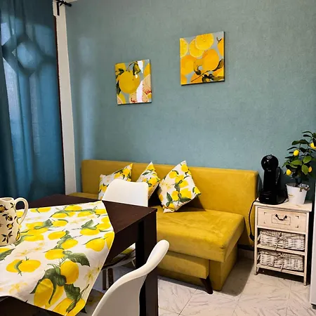 Nikoleta Apartment *